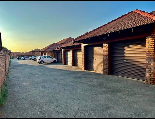 3 BEDROOM APARTMENT FOR SALE IN EDLEEN